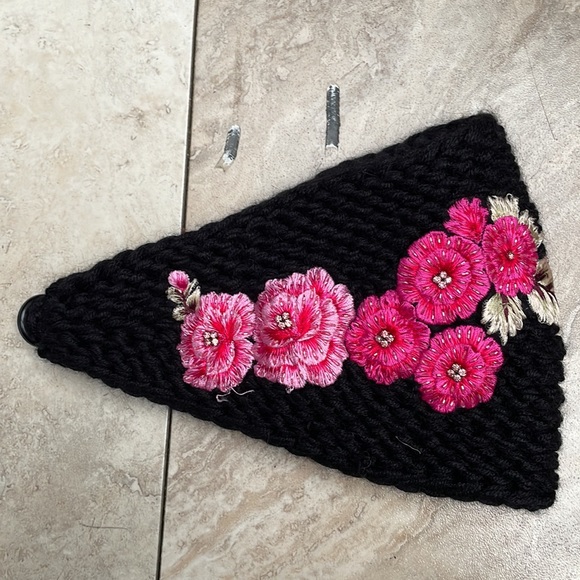 Womens Jennifer Behr beanie with flowers - Picture 2 of 5